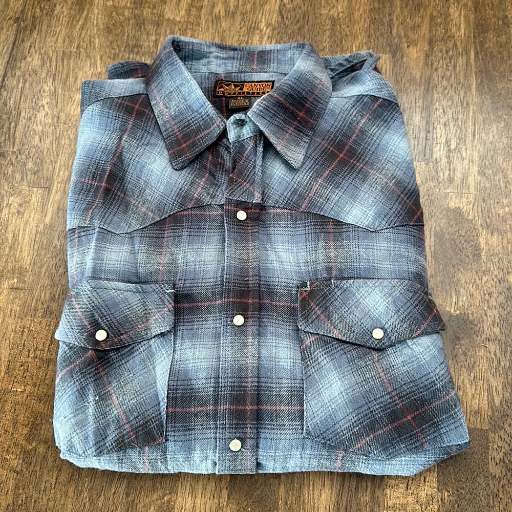 NWT PEARL SNAP SHIRT